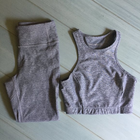 Outdoor Voices Set Athena Crop Top & 3/4 Legging - Picture 3 of 8